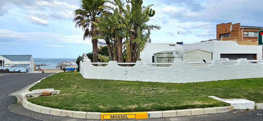 3 Bedroom Property for Sale in Kleinbaai Western Cape